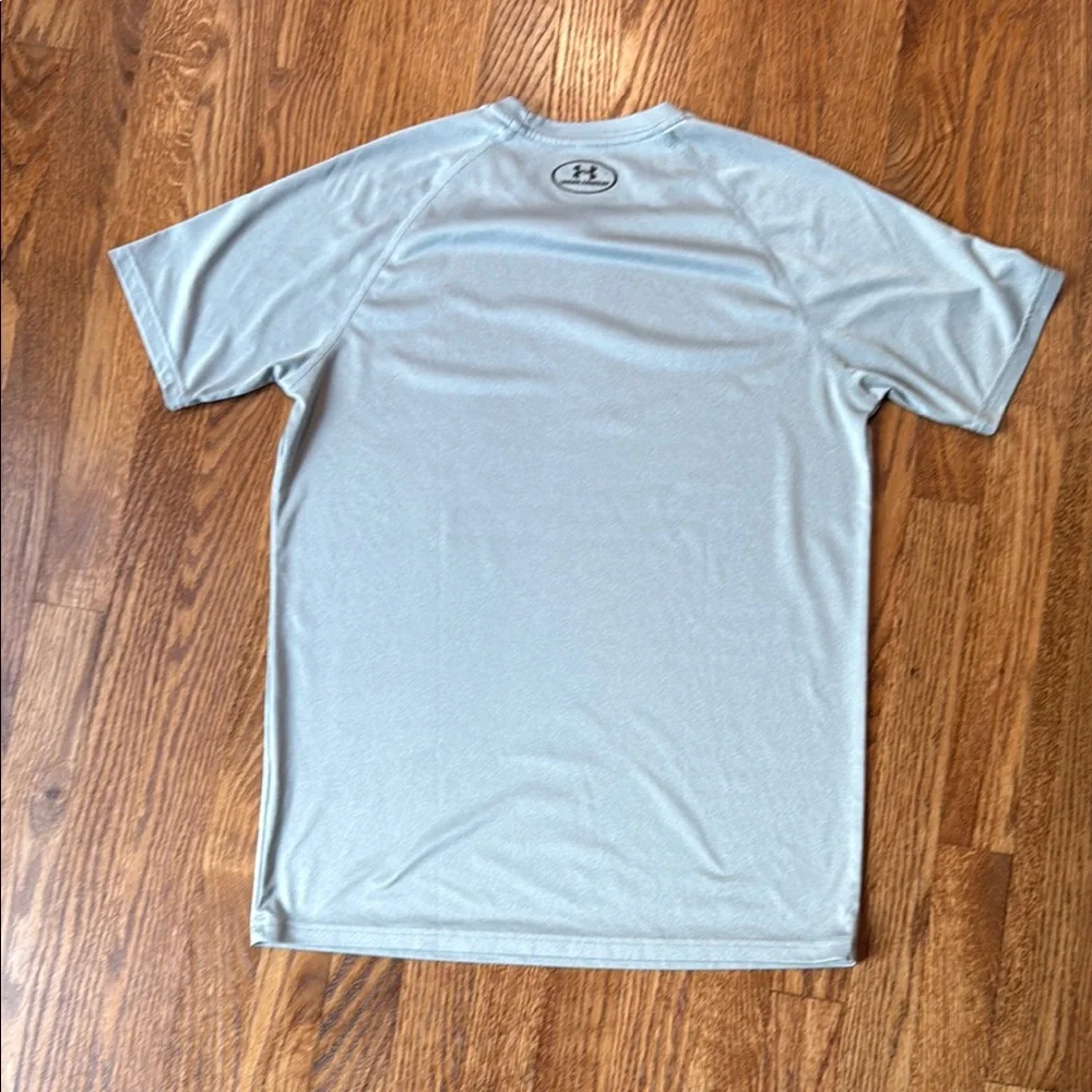 Under Armour Gray Short Sleeve Men’s Tee - Picture 4 of 6